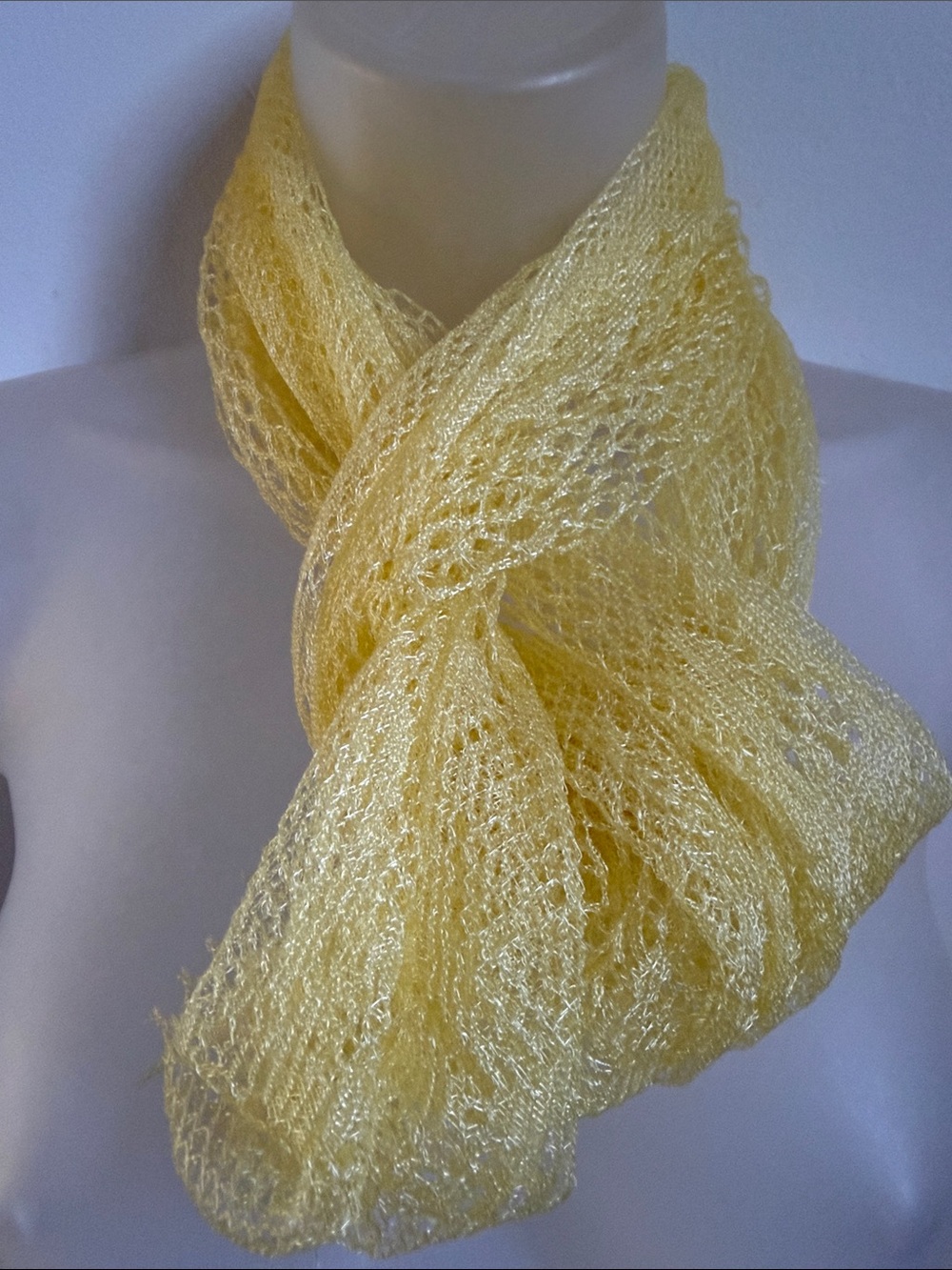 VTG Elegant Pale Yellow Honeycomb Mesh Scarf Wrap Lightweight Floral Border